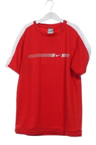 Dětské tričko  Nike, Velikost 15-18y/ 170-176 cm, Barva Červená, Cena  409,00 Kč