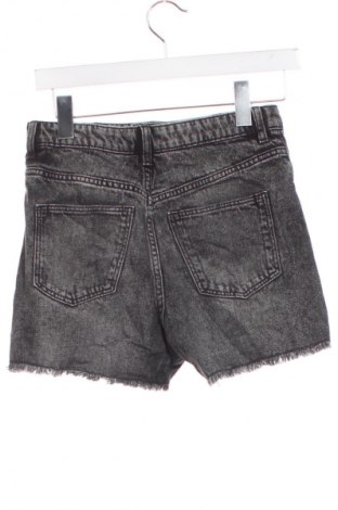 Dětské krátké kalhoty  H&M, Velikost 12-13y/ 158-164 cm, Barva Šedá, Cena  239,00 Kč