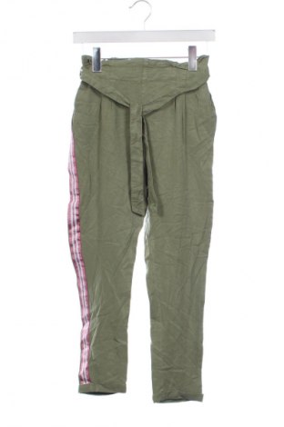 Dětské kalhoty  Blu Kids, Velikost 9-10y/ 140-146 cm, Barva Zelená, Cena  339,00 Kč