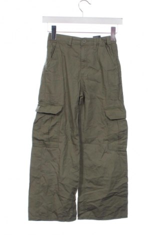 Παιδικό παντελόνι H&M, Μέγεθος 8-9y/ 134-140 εκ., Χρώμα Πράσινο, Τιμή 13,99 €