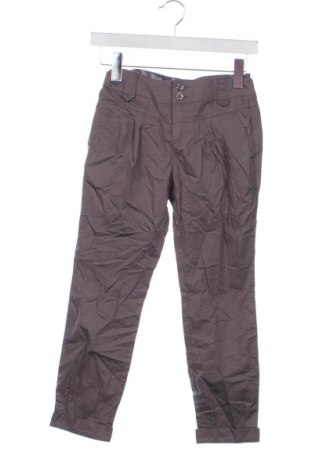 Παιδικό παντελόνι United Colors Of Benetton, Μέγεθος 8-9y/ 134-140 εκ., Χρώμα Σάπιο μήλο, Τιμή 15,99 €