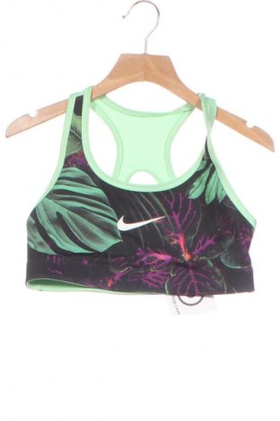 Dětské tilko  Nike, Velikost 6-7y/ 122-128 cm, Barva Vícebarevné, Cena  178,00 Kč