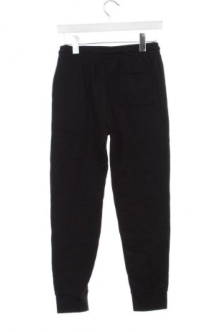 Dětské tepláky Air Jordan Nike, Velikost 12-13y/ 158-164 cm, Barva Černá, Cena  1 429,00 Kč
