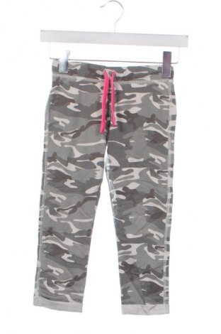 Детско спортно долнище United Colors Of Benetton, Размер 4-5y/ 110-116 см, Цвят Многоцветен, Цена 27,99 лв.