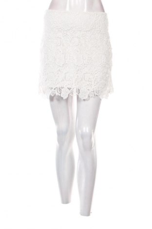 Пола H&M Divided, Размер M, Цвят Бял, Цена 19,99 лв.