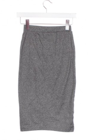 Пола H&M Divided, Размер XS, Цвят Сив, Цена 13,99 лв.