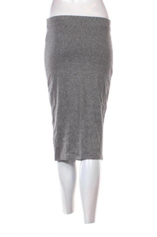 Пола H&M Divided, Размер M, Цвят Сив, Цена 17,99 лв.