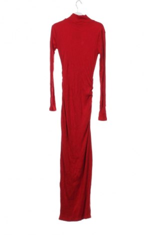 Φόρεμα Bershka, Μέγεθος XS, Χρώμα Κόκκινο, Τιμή 18,99 €