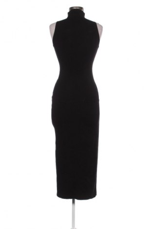 Šaty  Bershka, Veľkosť M, Farba Čierna, Cena  17,94 €