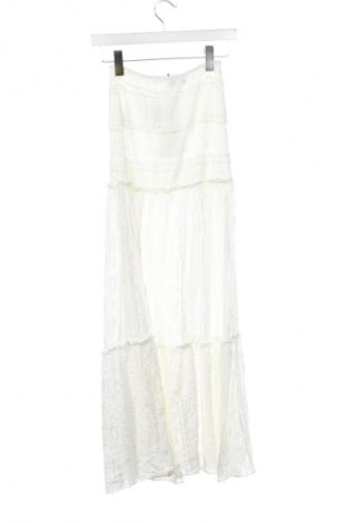 Kleid Bershka, Größe XS, Farbe Weiß, Preis 31,99 €