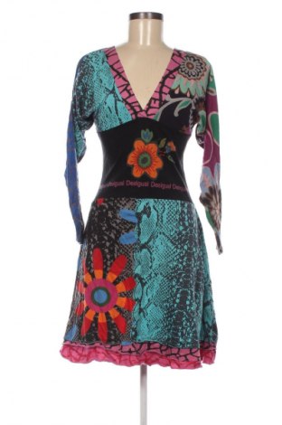 Рокля Desigual, Размер M, Цвят Многоцветен, Цена 82,00 лв.