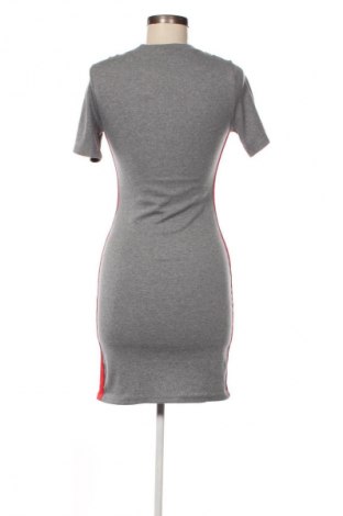 Šaty  H&M Divided, Velikost M, Barva Šedá, Cena  219,00 Kč