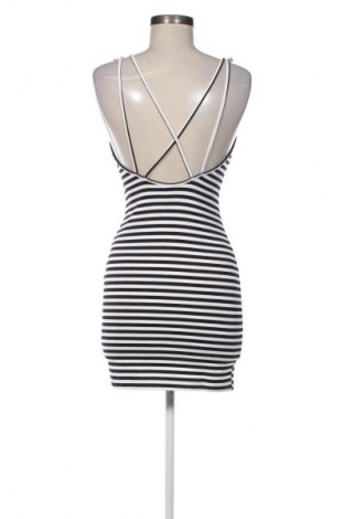 Рокля H&M Divided, Размер S, Цвят Многоцветен, Цена 29,00 лв.
