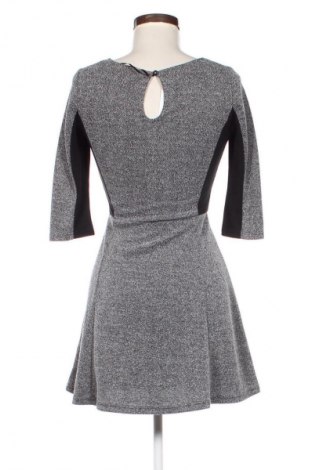 Kleid H&M Divided, Größe S, Farbe Mehrfarbig, Preis € 9,99