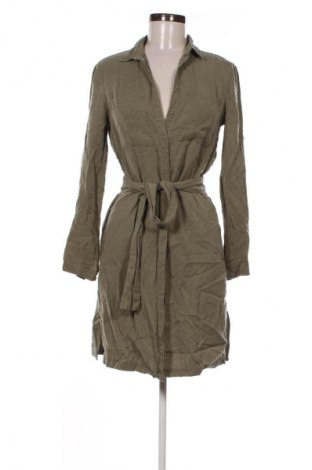 Kleid Reserved, Größe S, Farbe Grün, Preis 33,99 €