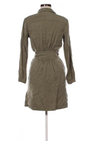 Kleid Reserved, Größe S, Farbe Grün, Preis 33,99 €