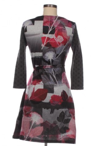 Kleid Smash, Größe M, Farbe Mehrfarbig, Preis € 15,00