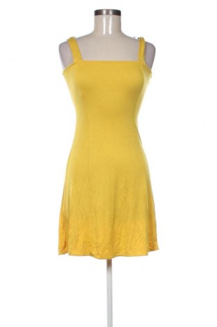 Φόρεμα Stradivarius, Μέγεθος S, Χρώμα Κίτρινο, Τιμή 14,83 €