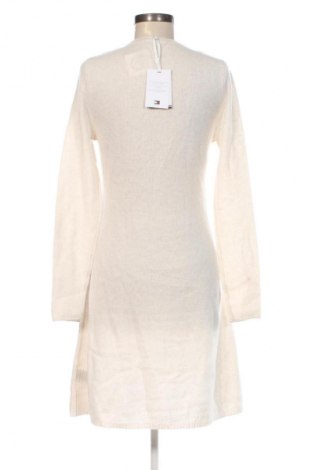 Рокля Tommy Hilfiger, Размер S, Цвят Бежов, Цена 289,99 лв.