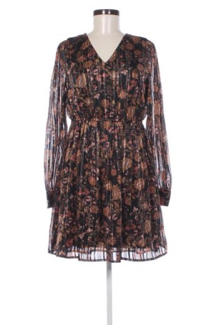 Рокля Vero Moda, Размер M, Цвят Многоцветен, Цена 27,99 лв.