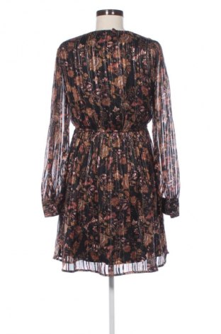 Рокля Vero Moda, Размер M, Цвят Многоцветен, Цена 27,99 лв.