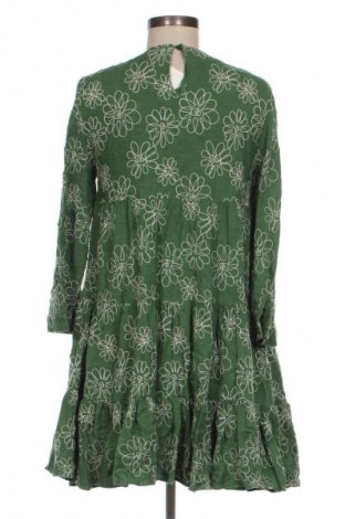 Рокля Zara, Размер M, Цвят Многоцветен, Цена 27,99 лв.
