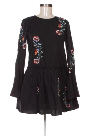 Sukienka Zara Trafaluc, Rozmiar S, Kolor Czarny, Cena 63,99 zł