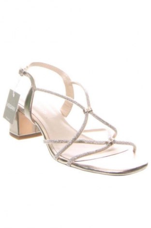 Σανδάλια Tamaris, Μέγεθος 39, Χρώμα Εκρού, Τιμή 59,99 €