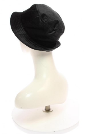 Căciulă Bershka, Culoare Negru, Preț 24,99 Lei