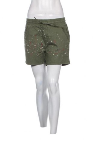 Дамски къс панталон Chattawak, Размер M, Цвят Зелен, Цена 17,28 лв.