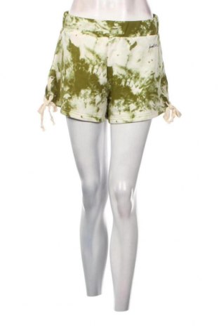 Γυναικείο κοντό παντελόνι Kendall & Kylie, Μέγεθος M, Χρώμα Πολύχρωμο, Τιμή 5,78 €
