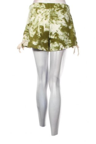 Γυναικείο κοντό παντελόνι Kendall & Kylie, Μέγεθος M, Χρώμα Πολύχρωμο, Τιμή 5,26 €