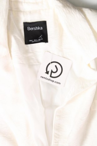 Дамско сако Bershka, Размер S, Цвят Бял, Цена 41,08 лв.