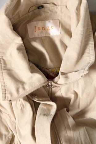 Γυναικείο μπουφάν Junge, Μέγεθος M, Χρώμα  Μπέζ, Τιμή 60,62 €