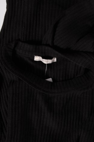 Рокля Zara Trafaluc, Размер S, Цвят Черен, Цена 6,24 лв.