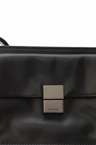 Tasche Calvin Klein, Farbe Schwarz, Preis 52,99 €