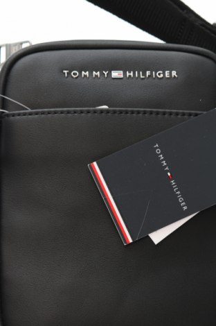 Geantă Tommy Hilfiger, Culoare Negru, Preț 983,99 Lei