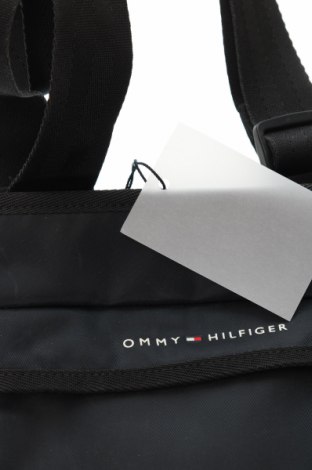 Kabelka  Tommy Hilfiger, Farba Čierna, Cena  47,25 €