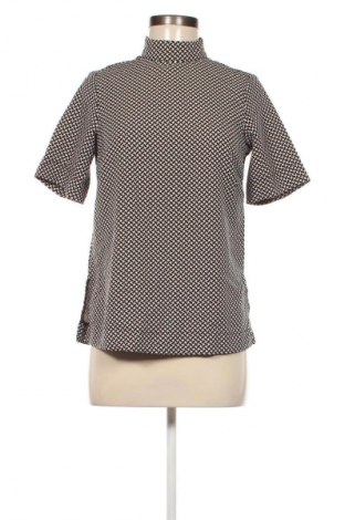 Damen Shirt Gina Tricot, Größe XS, Farbe Mehrfarbig, Preis 2,49 €