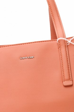 Dámska kabelka  Calvin Klein, Farba Oranžová, Cena  74,95 €