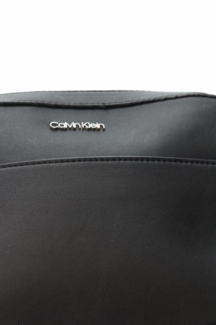 Damska torebka Calvin Klein, Kolor Czarny, Cena 244,99 zł