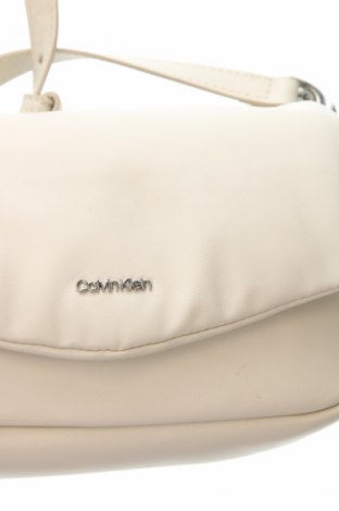 Γυναικεία τσάντα Calvin Klein, Χρώμα  Μπέζ, Τιμή 74,49 €