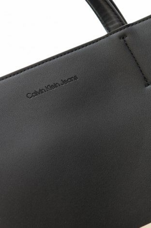 Damentasche Calvin Klein, Farbe Mehrfarbig, Preis 91,49 €