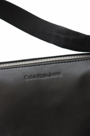 Γυναικεία τσάντα Calvin Klein Jeans, Χρώμα Μαύρο, Τιμή 57,99 €