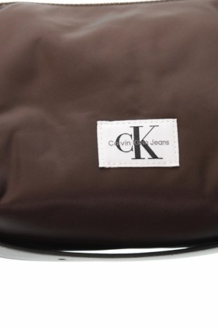 Γυναικεία τσάντα Calvin Klein Jeans, Χρώμα Καφέ, Τιμή 92,99 €