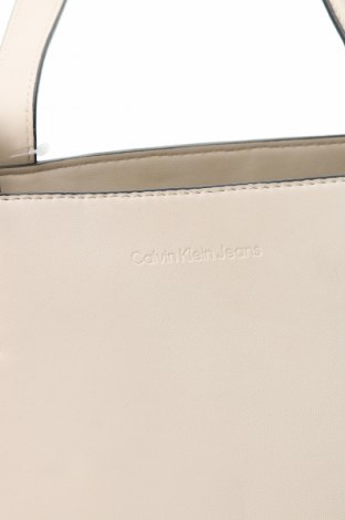 Γυναικεία τσάντα Calvin Klein Jeans, Χρώμα Γκρί, Τιμή 53,49 €