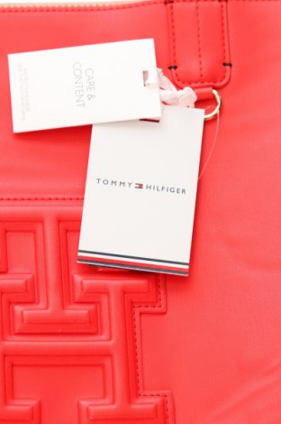 Дамска чанта Tommy Hilfiger, Цвят Червен, Цена 147,29 лв.