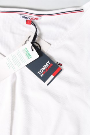 Γυναικείο t-shirt Tommy Jeans, Μέγεθος L, Χρώμα Λευκό, Τιμή 24,99 €