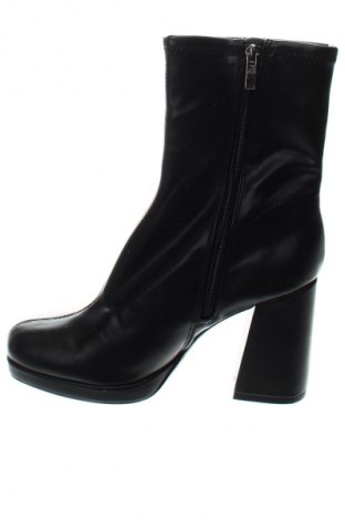 Damen Stiefeletten Bershka, Größe 38, Farbe Schwarz, Preis 33,40 €