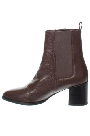 Botine de damă Calvin Klein, Mărime 38, Culoare Maro, Preț 413,99 Lei